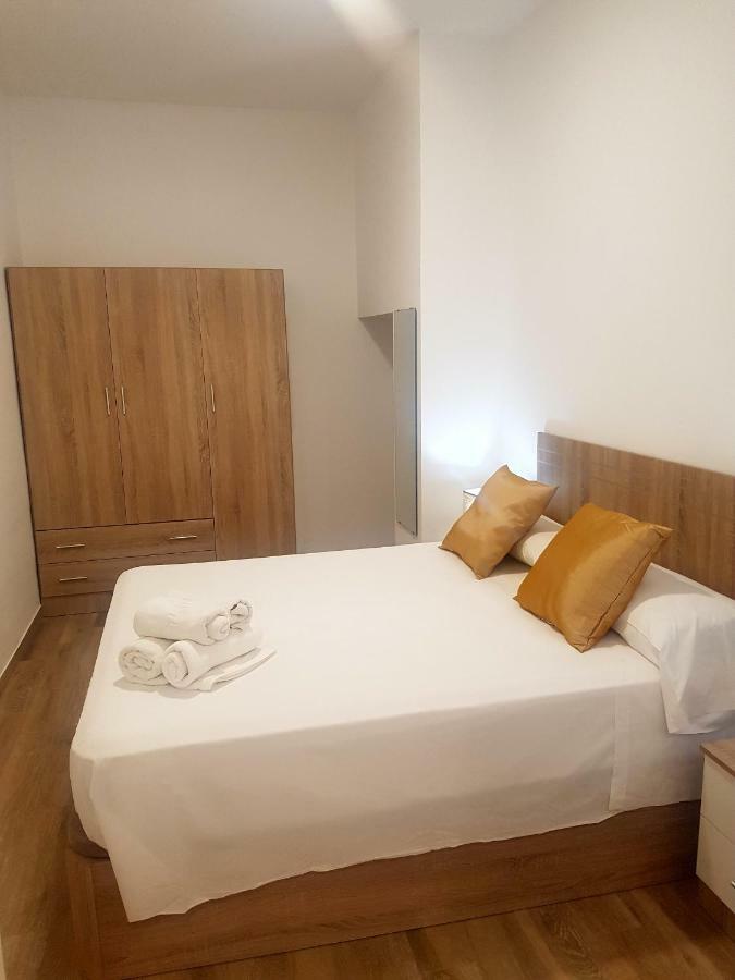 Apartments Naty Beach マラガ エクステリア 写真